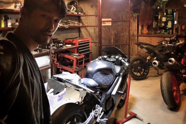 Johnny Trí Nguyễn giới thiệu về Ducati 899 Panigale tự độ ảnh 1