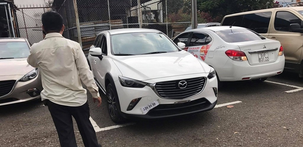 Mazda CX-3 bất ngờ đi đăng ký biển số ở Tp.HCM ảnh 1