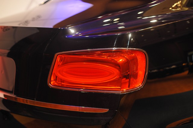 Bentley Flying Spur V8 chính hãng đầu tiên bán 'chạy thuế'  ảnh 9