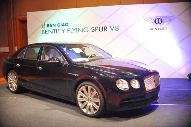 Bentley Flying Spur V8 chính hãng đầu tiên bán 'chạy thuế'  ảnh 2