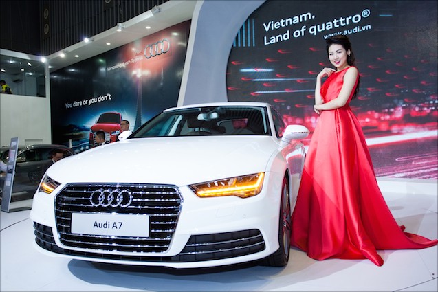 Sao showbiz Việt tạo dáng bên xe sang tại VMS 2014 ảnh 4