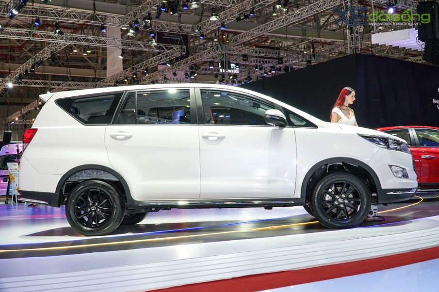 Toyota Việt Nam nâng cấp Innova mới, thêm màu trắng cho bản Venture ảnh 3