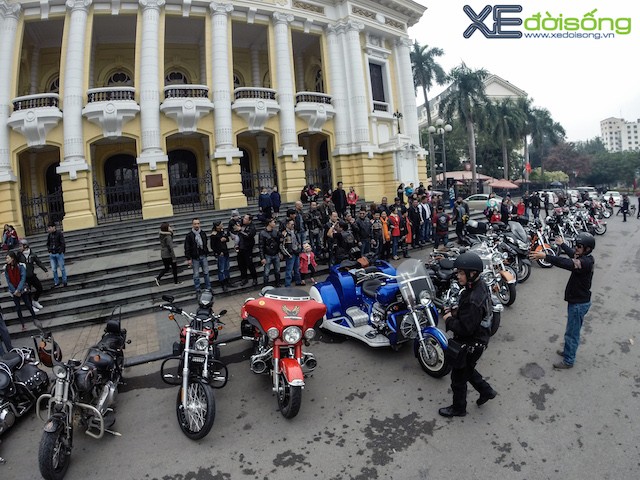 Dàn xe “khủng long” diễu phố tham dự sinh nhật Harley Davidson Hanoi  ảnh 6