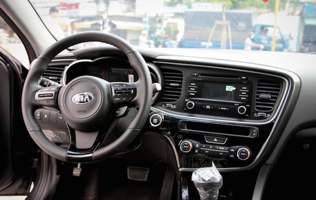 Kia Optima 2015 chốt giá rẻ hơn Mazda 6 và Toyota Camry ảnh 3