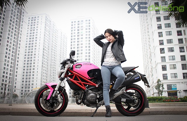 ‘Quái thú’ Ducati khoác giáp hồng của nữ biker Hà thành ảnh 2