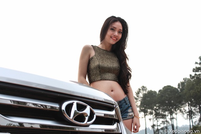 Hot girl 9x đẹp dịu dàng bên Hyundai SantaFe 2015 ảnh 10