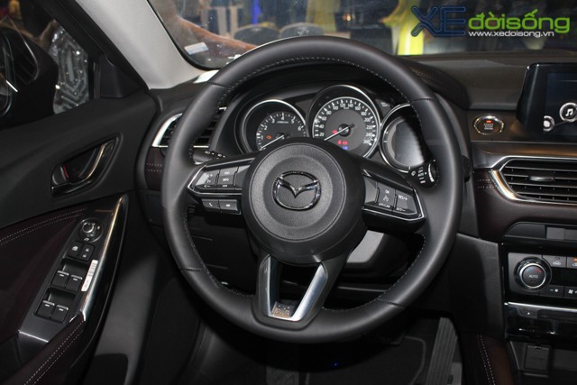 Mazda 6 2017 có giá từ 975 triệu khiến Toyota Camry e dè ảnh 9