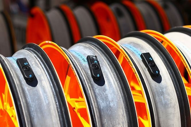 Giải đua MotoGP 2017 sẽ dùng lốp thông minh của Michelin ảnh 2
