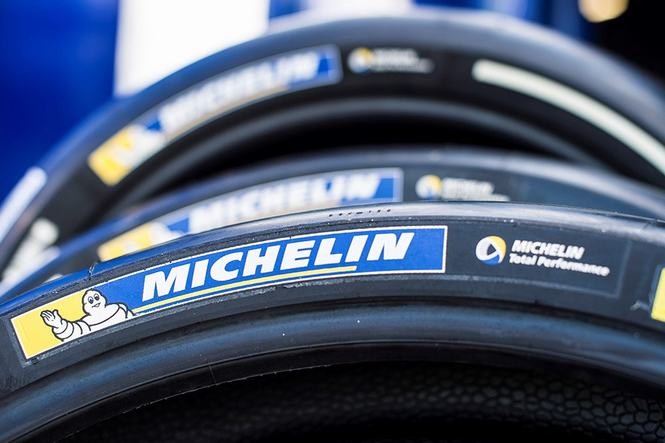 Giải đua MotoGP 2017 sẽ dùng lốp thông minh của Michelin ảnh 1