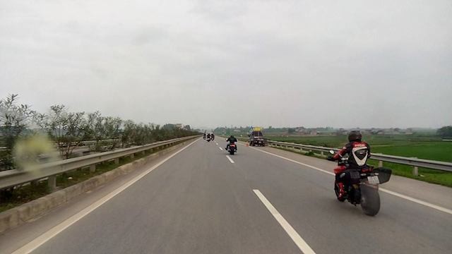 Tranh cãi về đoàn mô-tô phân khối lớn đi vào cao tốc Hà Nội-Lào Cai ảnh 3