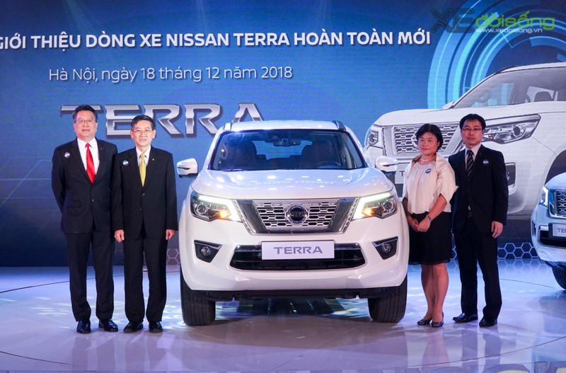 Nissan Terra đầy ắp công nghệ chốt giá từ 988 triệu đồng tại Việt Nam ảnh 1