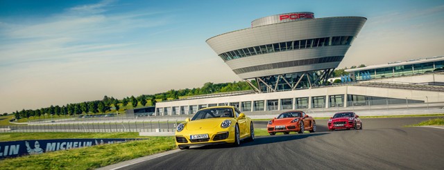 Porsche Việt Nam tặng khách mua Macan chuyến đi Đức trị giá 160 triệu đồng ảnh 1