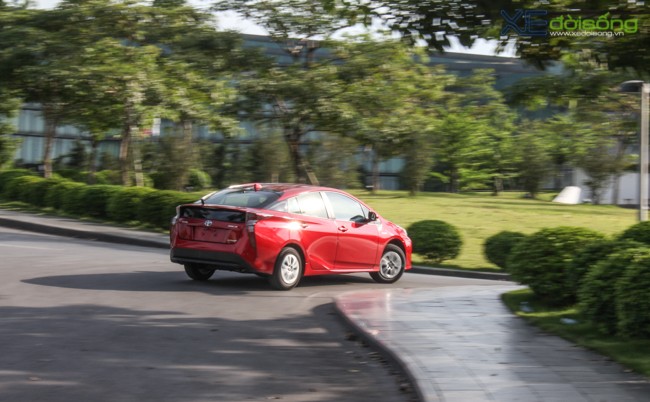 Khám phá Toyota Prius mà người Nhật tin là giải pháp cho giao thông Hà Nội ảnh 9