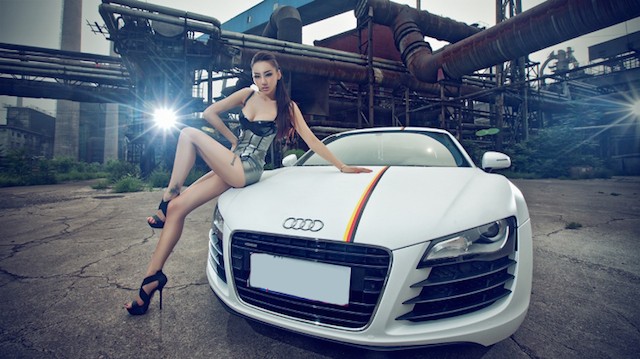 Người đẹp khoe dáng ngọc bên Audi R8 “Transformer“ ảnh 2