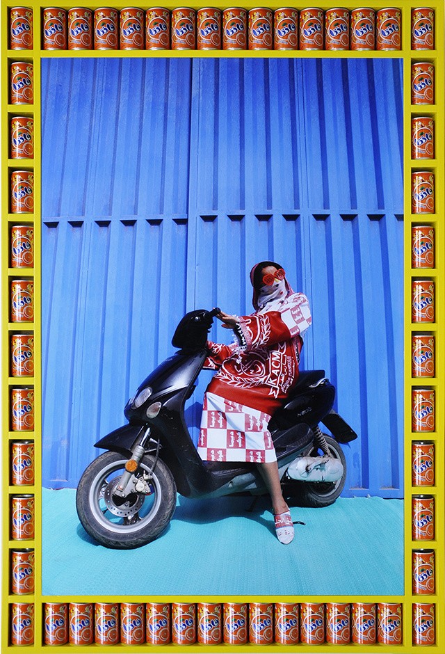 Phụ nữ Ả Rập diện thời trang đi xe máy như thế nào? ảnh 6