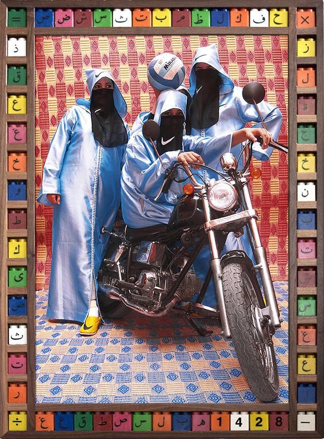 Phụ nữ Ả Rập diện thời trang đi xe máy như thế nào? ảnh 8