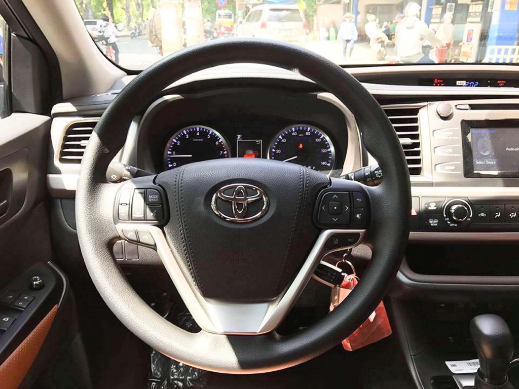 Toyota Highlander LE đời 2018 xuất hiện tại Hà Nội với giá gần 2,7 tỷ đồng ảnh 5