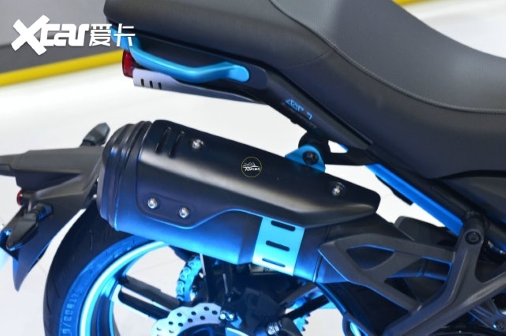 Naked bike Trung Quốc Voge 350AC gây bất ngờ với động cơ giống hệt hai mẫu YZF-R3 và MT-03 của Yamaha  ảnh 7