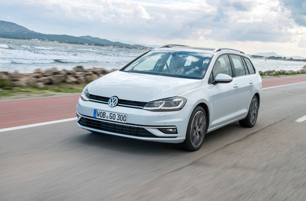 Nhiều ưu điểm trên mẫu Volkswagen Golf TGI mới dùng động cơ khí nén ảnh 6