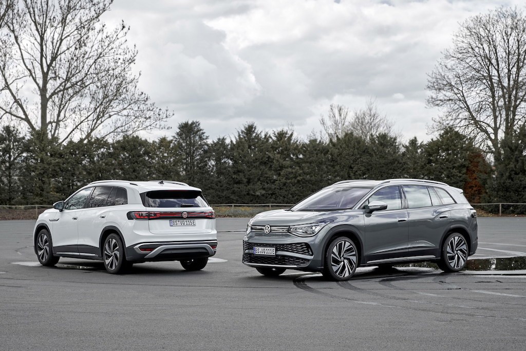Mercedes tung EQB, Volkswagen ngay lập tức đáp trả với SUV điện 7 chỗ ID.6 ảnh 1