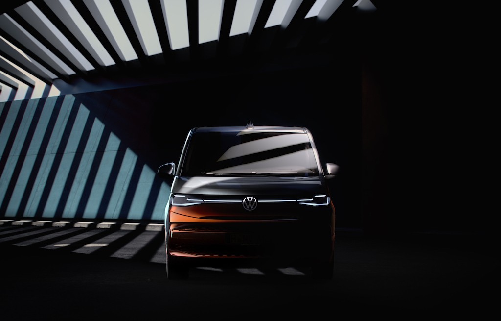 Cạnh tranh Mercedes V-Class, Volkswagen nâng cấp biểu tượng Multivan với động cơ hybrid và nội thất siêu tiện dụng ảnh 1