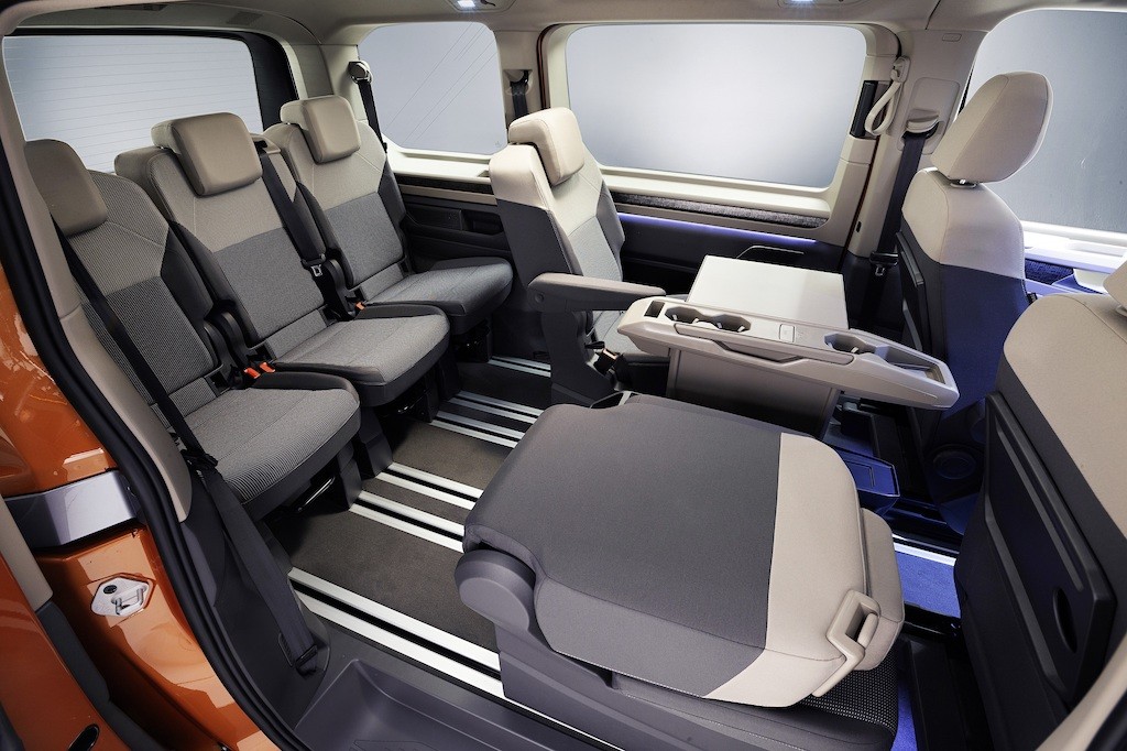 Cạnh tranh Mercedes V-Class, Volkswagen nâng cấp biểu tượng Multivan với động cơ hybrid và nội thất siêu tiện dụng ảnh 7
