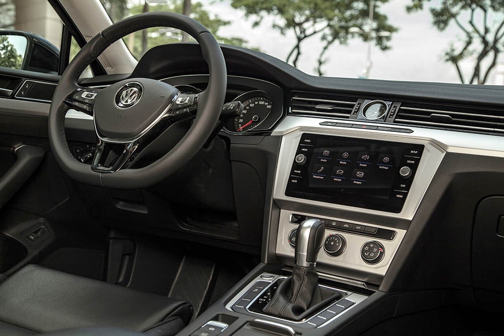 Ra mắt Volkswagen Passat BlueMotion Comfort 2018 giá 1,42 tỉ đồng ảnh 7
