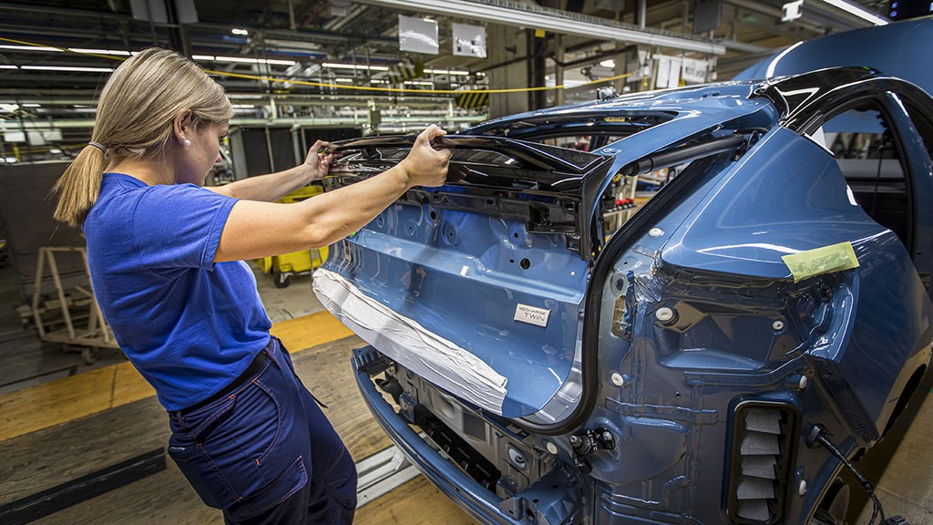 Volvo Cars bắt đầu sản xuất SUV điện C40 Recharge ảnh 5