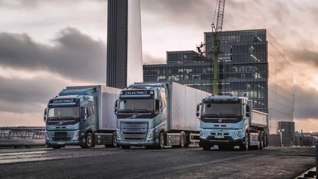 Volvo bắt đầu bán xe tải hạng nặng thuần điện, tham vọng thay đổi ngành vận tải đường bộ ảnh 1