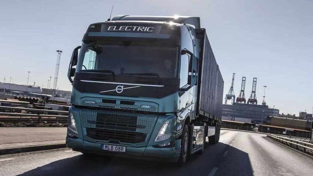 Volvo bắt đầu bán xe tải hạng nặng thuần điện, tham vọng thay đổi ngành vận tải đường bộ ảnh 4