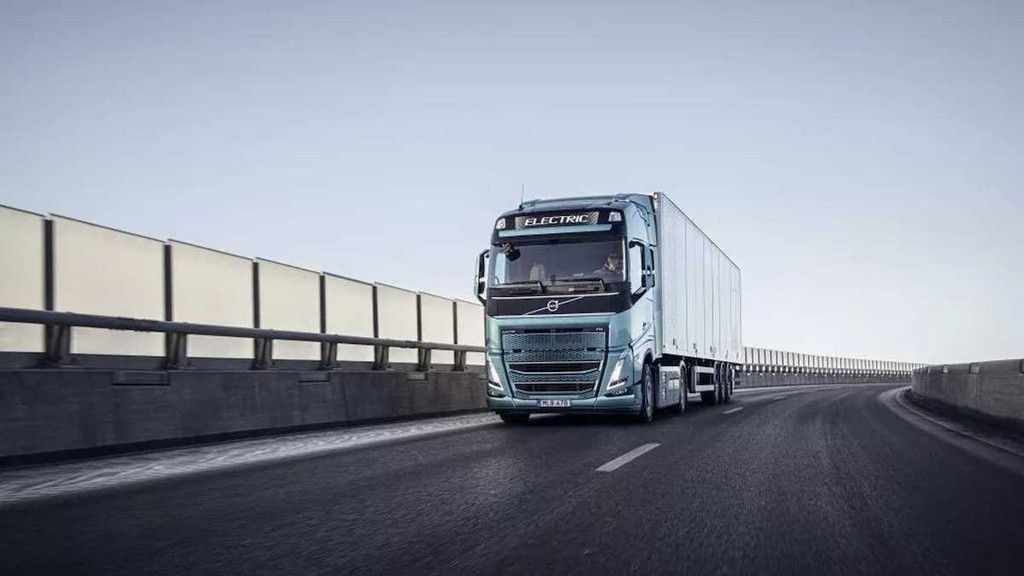 Volvo bắt đầu bán xe tải hạng nặng thuần điện, tham vọng thay đổi ngành vận tải đường bộ ảnh 5