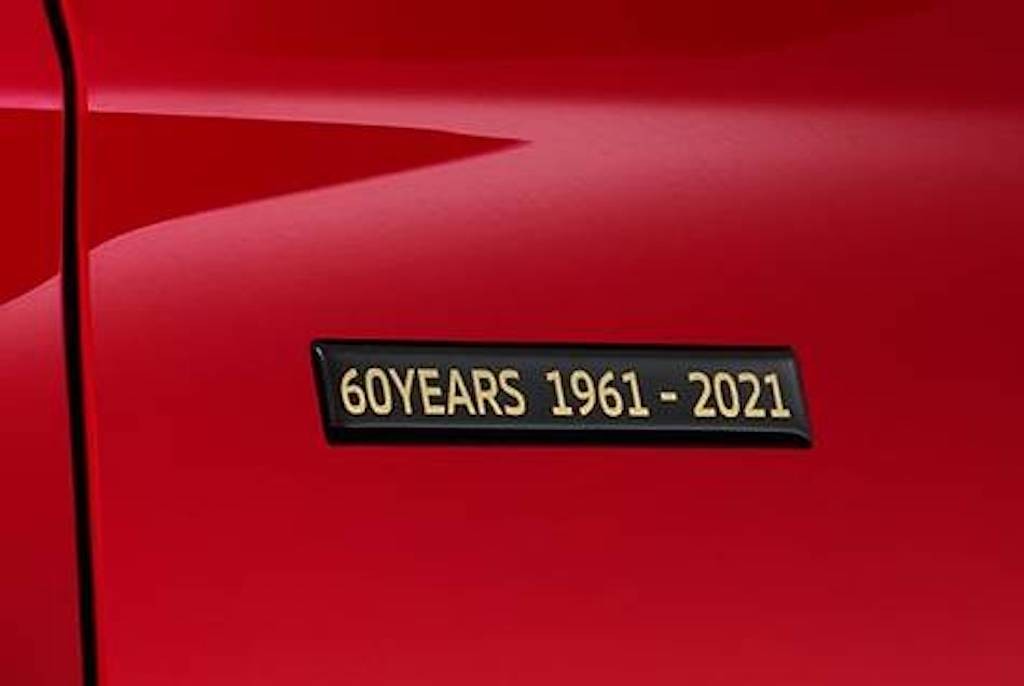 Tiếp nối Xpander, tới lượt bán tải Mitsubishi Triton có bản kỷ niệm “đỏ chói” Passion Red Edition ảnh 4