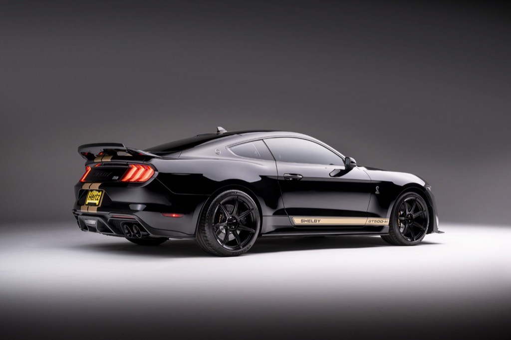 Tới Mỹ và chịu chi gần 10 triệu/ngày, bạn có thể thuê xe cơ bắp Mỹ “thét ra lửa” Ford Mustang Shelby GT500-H ảnh 4