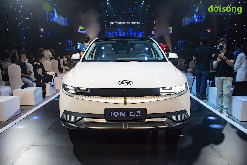 Hyundai IONIQ 5 “chào sân” Việt Nam, chuẩn bị cho tương lai cạnh tranh với người anh em Kia EV6 ảnh 4
