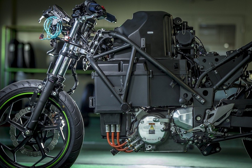 Kawasaki tuyên bố “không sống nổi nếu không làm xe điện”, tiếp tục khoe Ninja 300 không khí thải ảnh 3