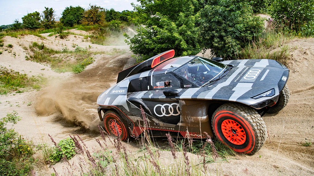 Lộ diện “Chiến binh sa mạc” Audi RS Q e-tron: nước cờ tương lai ở Dakar Rally ảnh 15