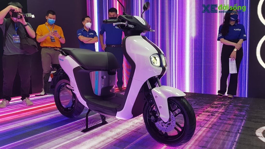 Cận cảnh xe tay ga điện Yamaha Neos “made in Vietnam” tại Phú Quốc, mới bày chưa bán ra ảnh 1