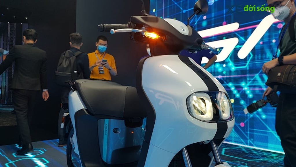 Cận cảnh xe tay ga điện Yamaha Neos “made in Vietnam” tại Phú Quốc, mới bày chưa bán ra ảnh 4