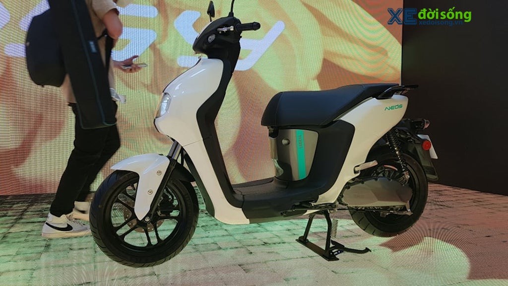 Cận cảnh xe tay ga điện Yamaha Neos “made in Vietnam” tại Phú Quốc, mới bày chưa bán ra ảnh 5