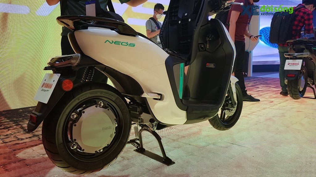 Cận cảnh xe tay ga điện Yamaha Neos “made in Vietnam” tại Phú Quốc, mới bày chưa bán ra ảnh 11