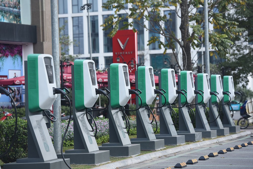 VinFast đang xóa bỏ rào cản với ô tô điện tại Việt Nam như thế nào? ảnh 4