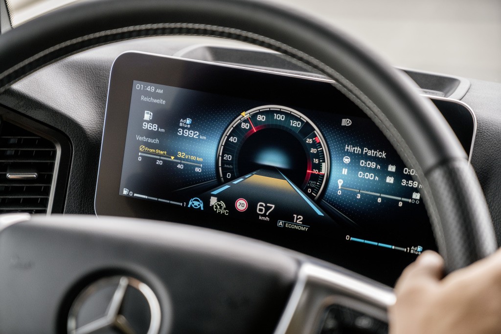 Mercedes-Benz trình làng xe tải cực kỳ hiện đại, có khả năng tự lái ảnh 6
