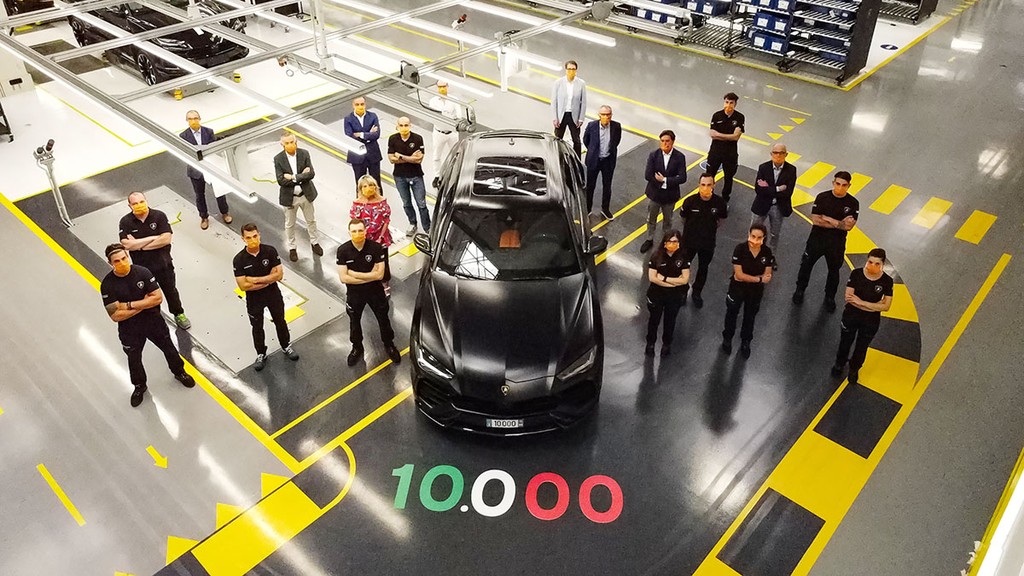 Kỷ lục mới của Lamborghini: xuất xưởng siêu SUV URUS thứ 10.000 ảnh 1