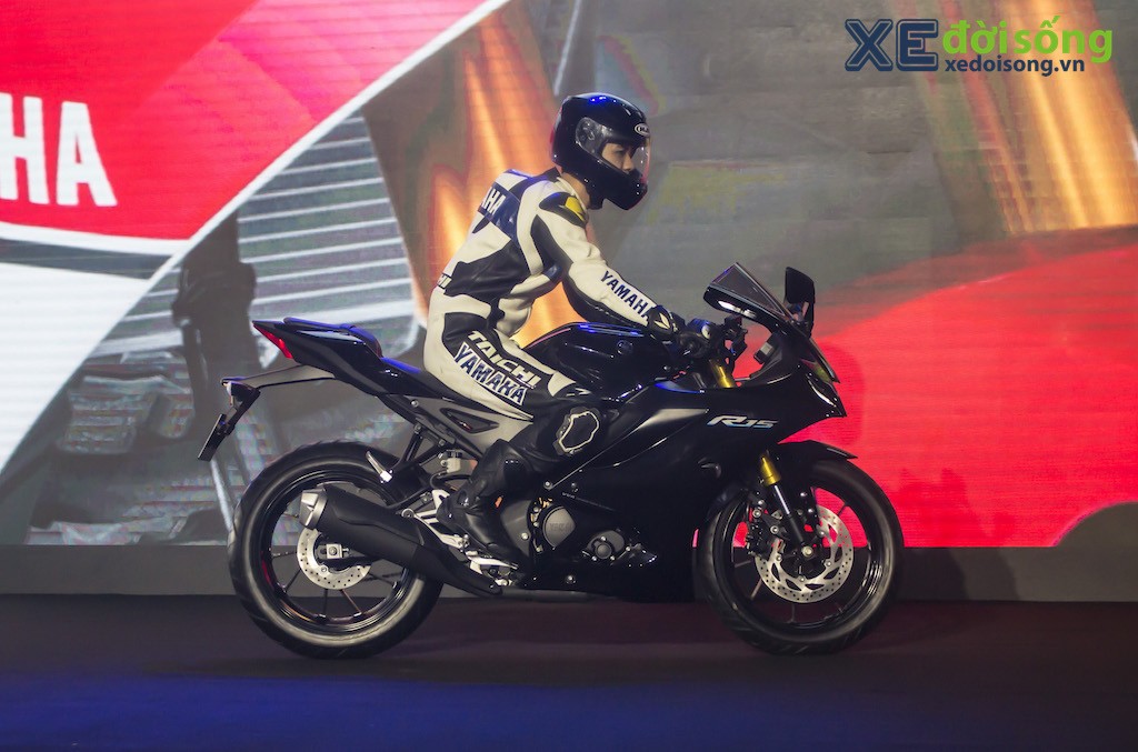 Về trước cả xe nhập tư nhân, sportbike Yamaha R15 thế hệ mới chính hãng “chốt giá”  ảnh 4