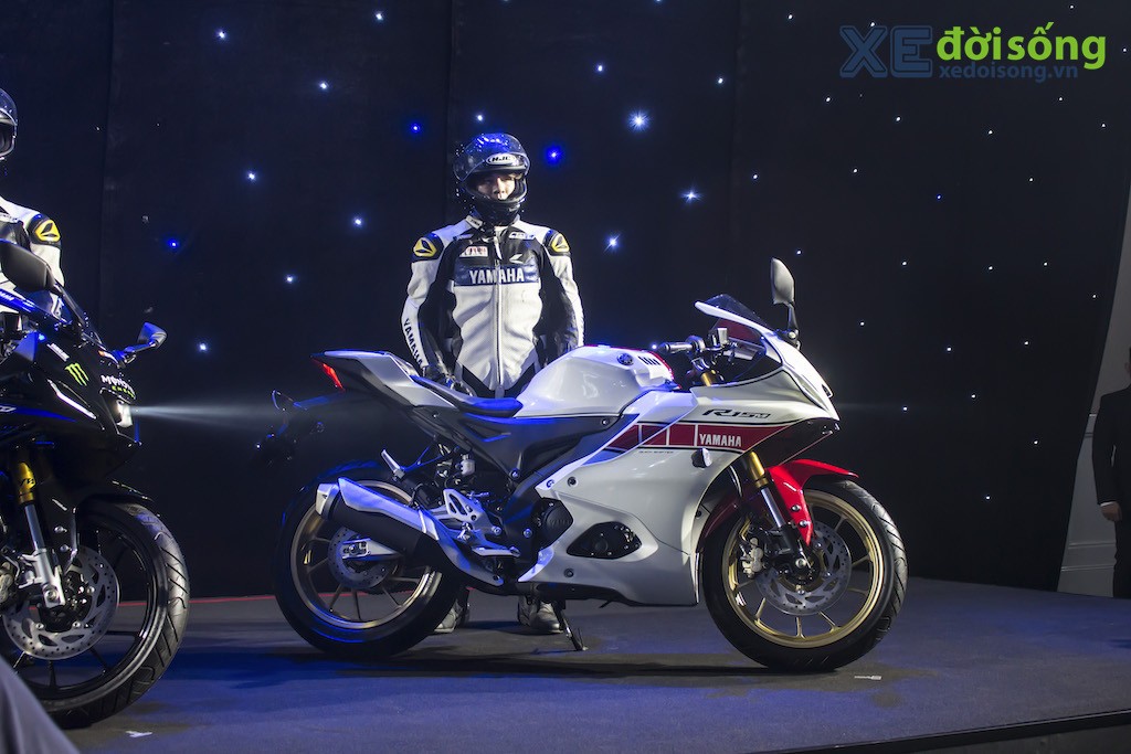 Về trước cả xe nhập tư nhân, sportbike Yamaha R15 thế hệ mới chính hãng “chốt giá”  ảnh 5