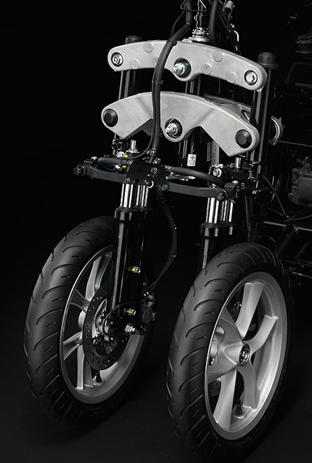 Lý do gì khiến Yamaha lại thiết kế và tung ra dòng xe tay ga 3 bánh “siêu dị” Tricity? ảnh 10