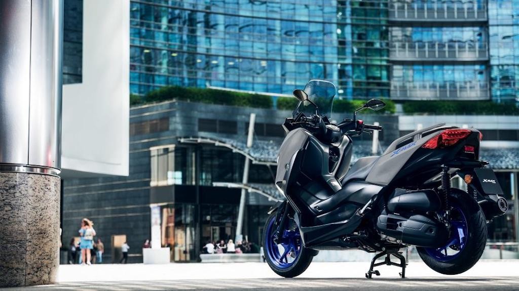 Trong khi Honda “thay máu” cho toàn bộ các mẫu xe ga maxi scooter cho năm 2021, Yamaha làm gì với Xmax? ảnh 2