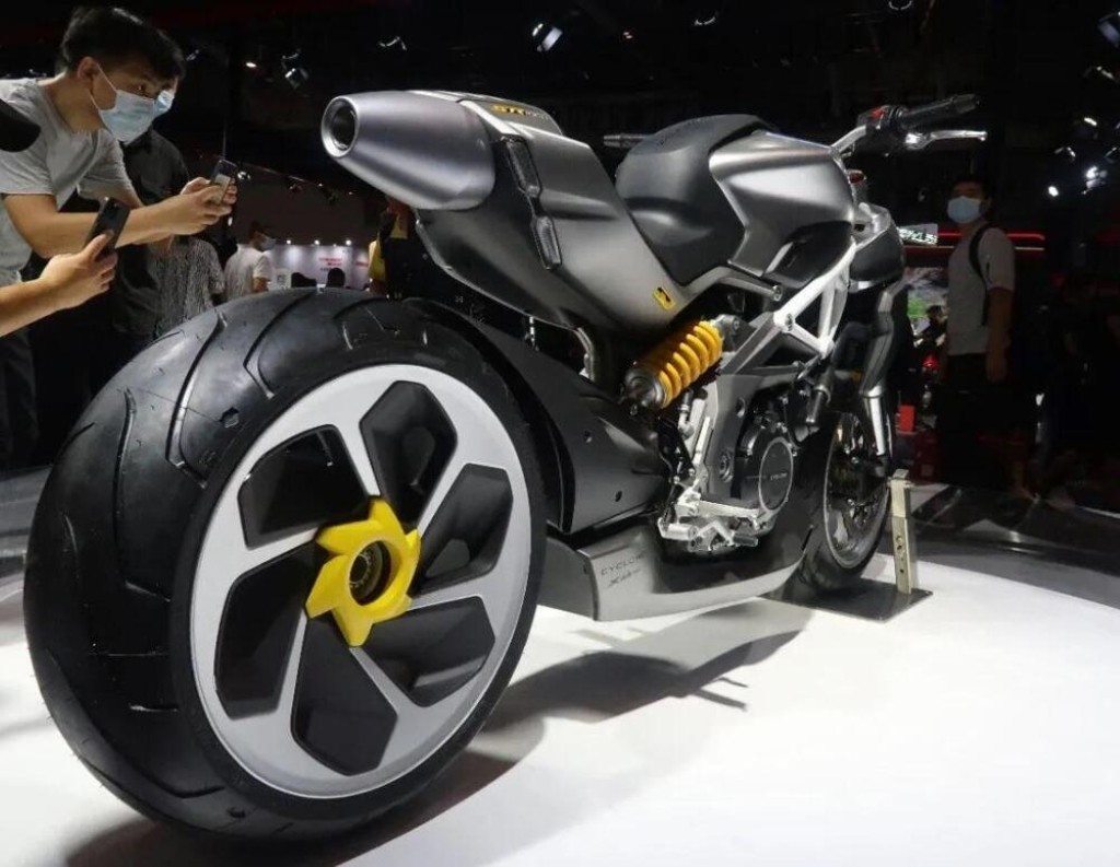 Zongshen tái chế “trái tim” bị thải bỏ của Aprilia Shiver 900, tạo ra siêu mô tô đẹp lạ Cyclone RA9 ảnh 5
