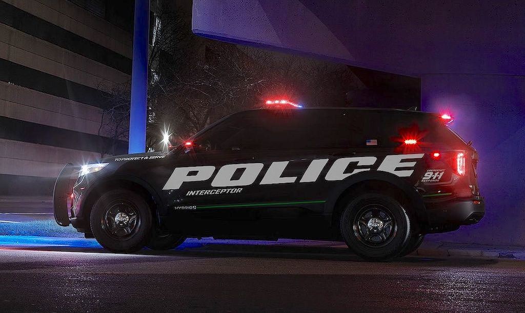 SUV Ford Explorer 2020 được hé lộ bằng phiên bản cảnh sát ảnh 2