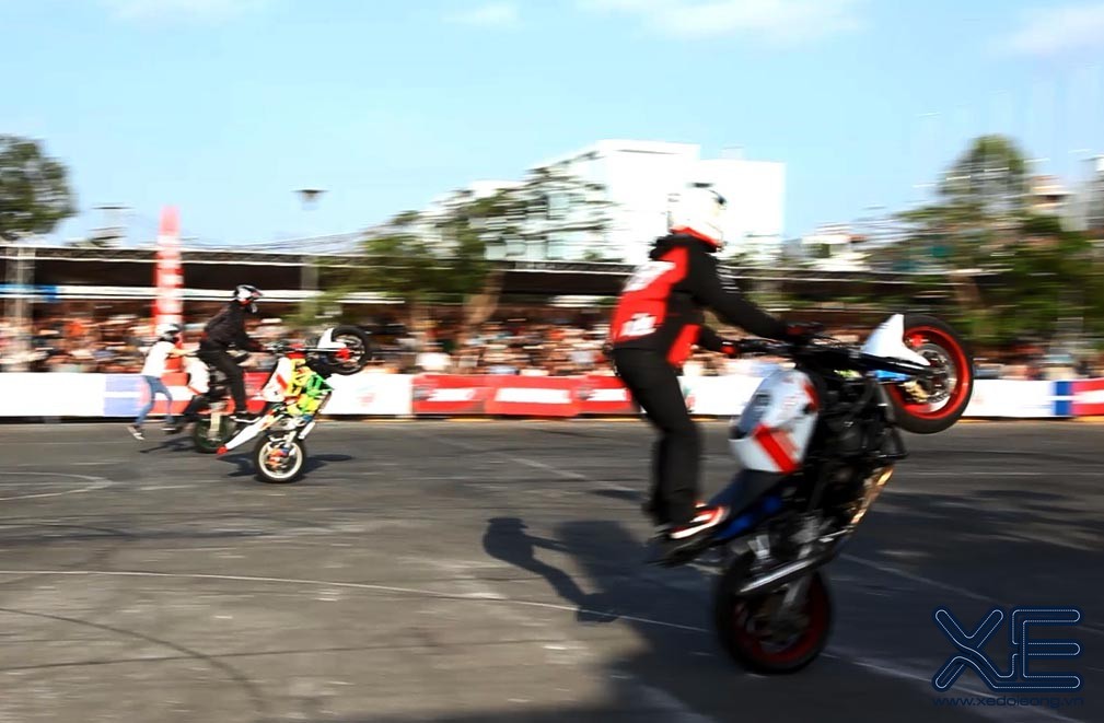 Màn diễn stunt mô tô tam hùng kiệt xuất chưa từng có tại Việt Nam ảnh 2